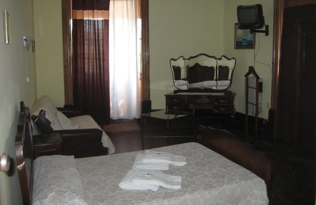 Hostel Avenida Coimbra-1